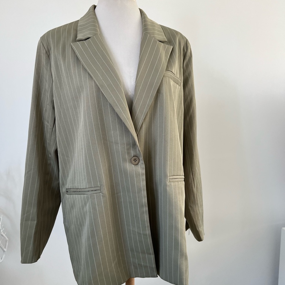 PrettyLittleThing PLT sage khaki green oversized pinstripe blazer jacket sz 10 - Picture 8 of 9